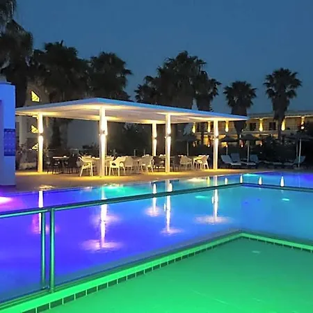 Cosmopolitan Hotel 4*