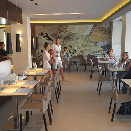 Hotell Cosmopolitan 4*