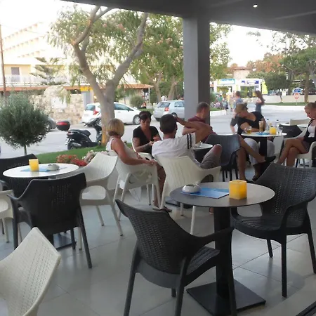 Cosmopolitan Hotell 4*