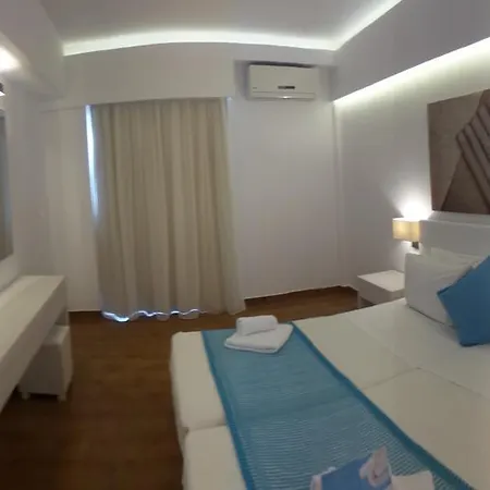 Cosmopolitan 4*
