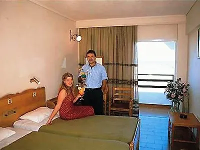 Cosmopolitan Hotell 4*