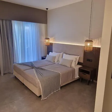 Cosmopolitan 4*