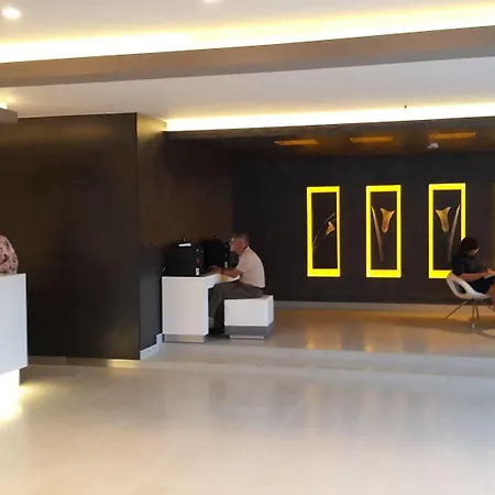 Cosmopolitan 4* העיירה קוס