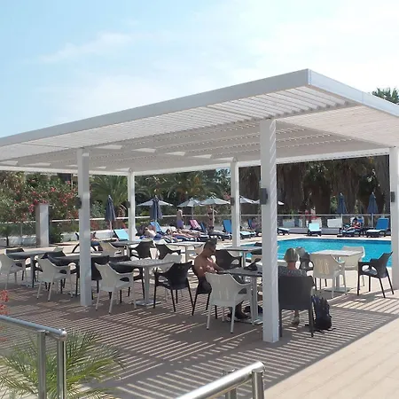 Cosmopolitan מלון